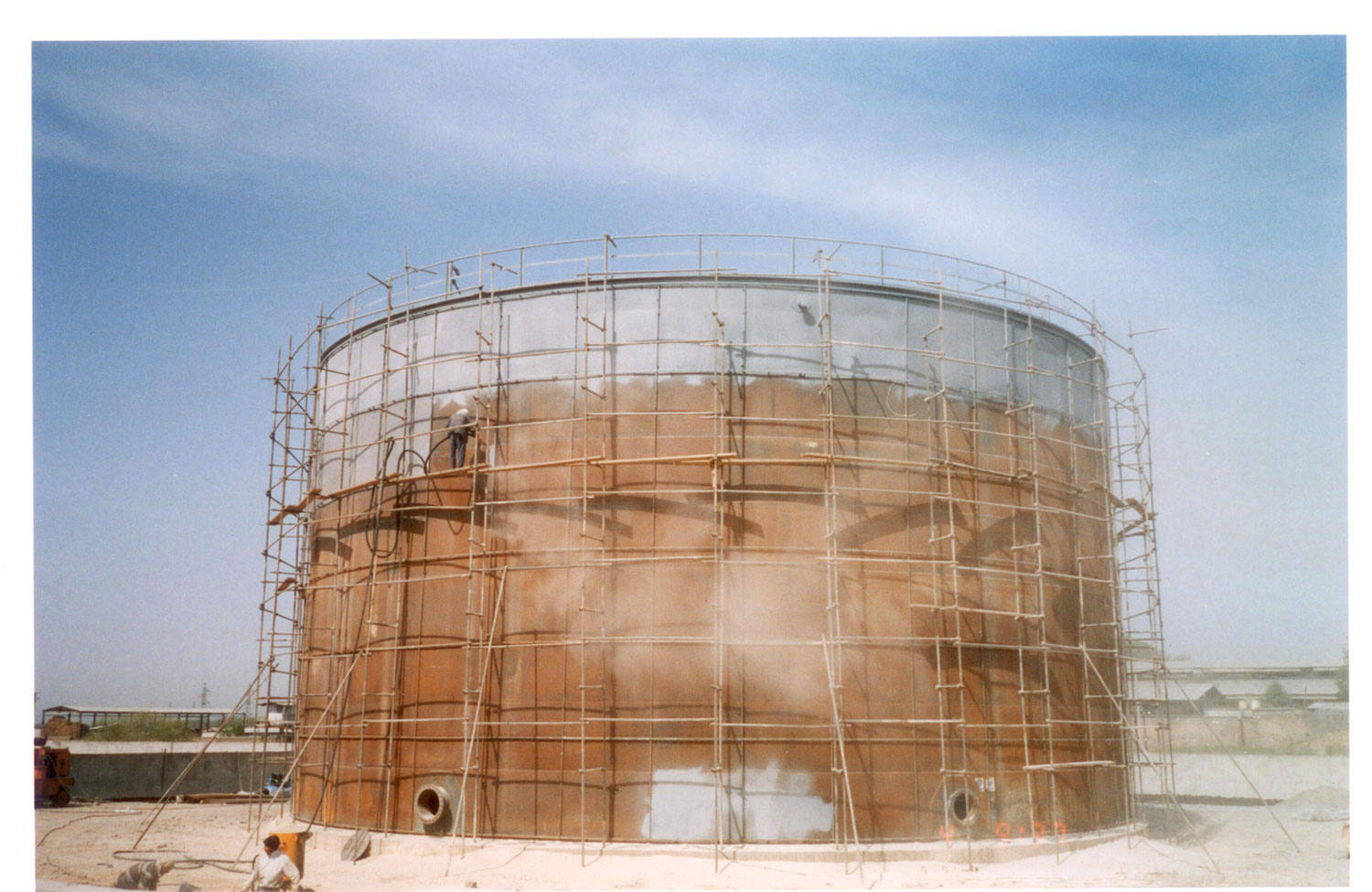 شرکت سیمان آبیک احداث دو دستگاه مخزن PC gallery