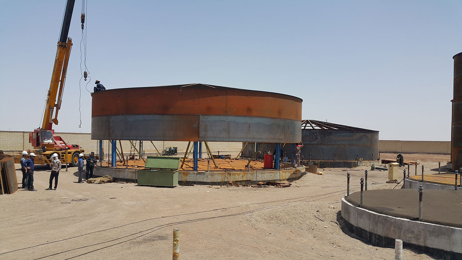پروژه احداث 25 دستگاه مخزن شرکت افزون روان فرآیند gallery