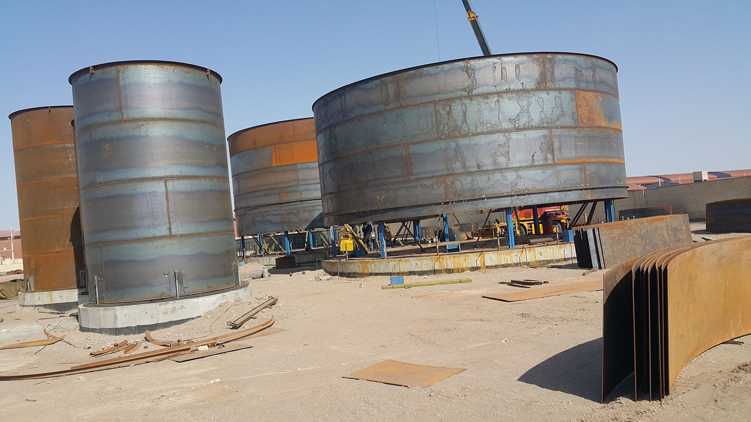 پروژه احداث 25 دستگاه مخزن شرکت افزون روان فرآیند gallery