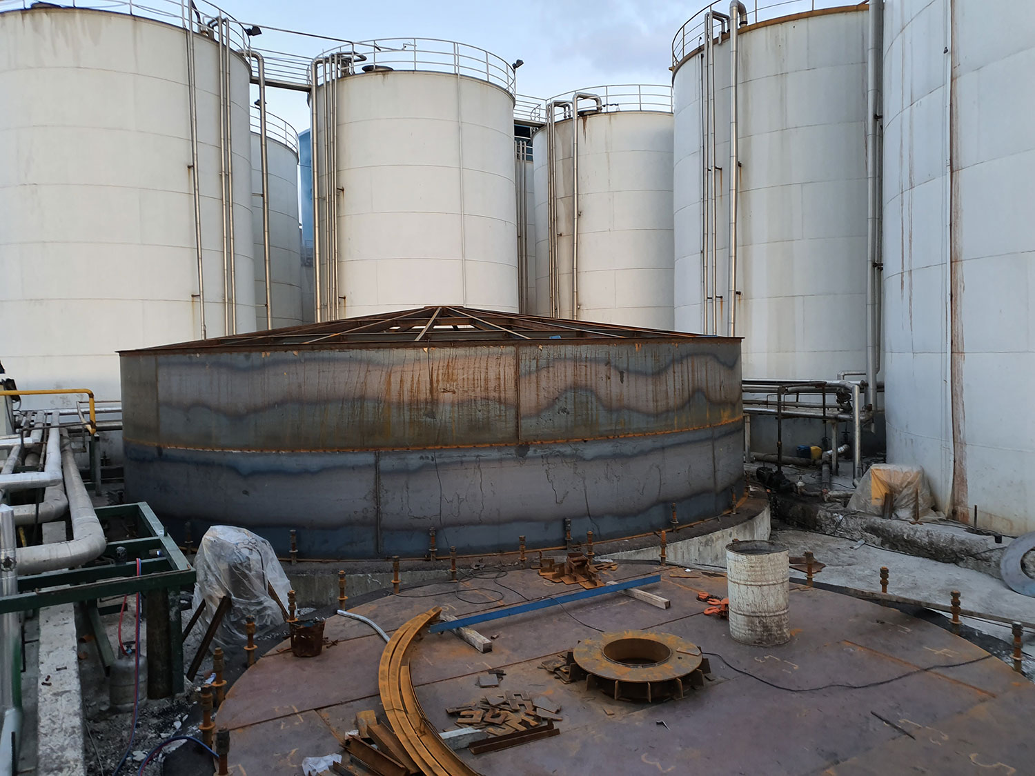 شرکت صنعت غذایی کورش طرح توسعه مخازن روغن خام gallery