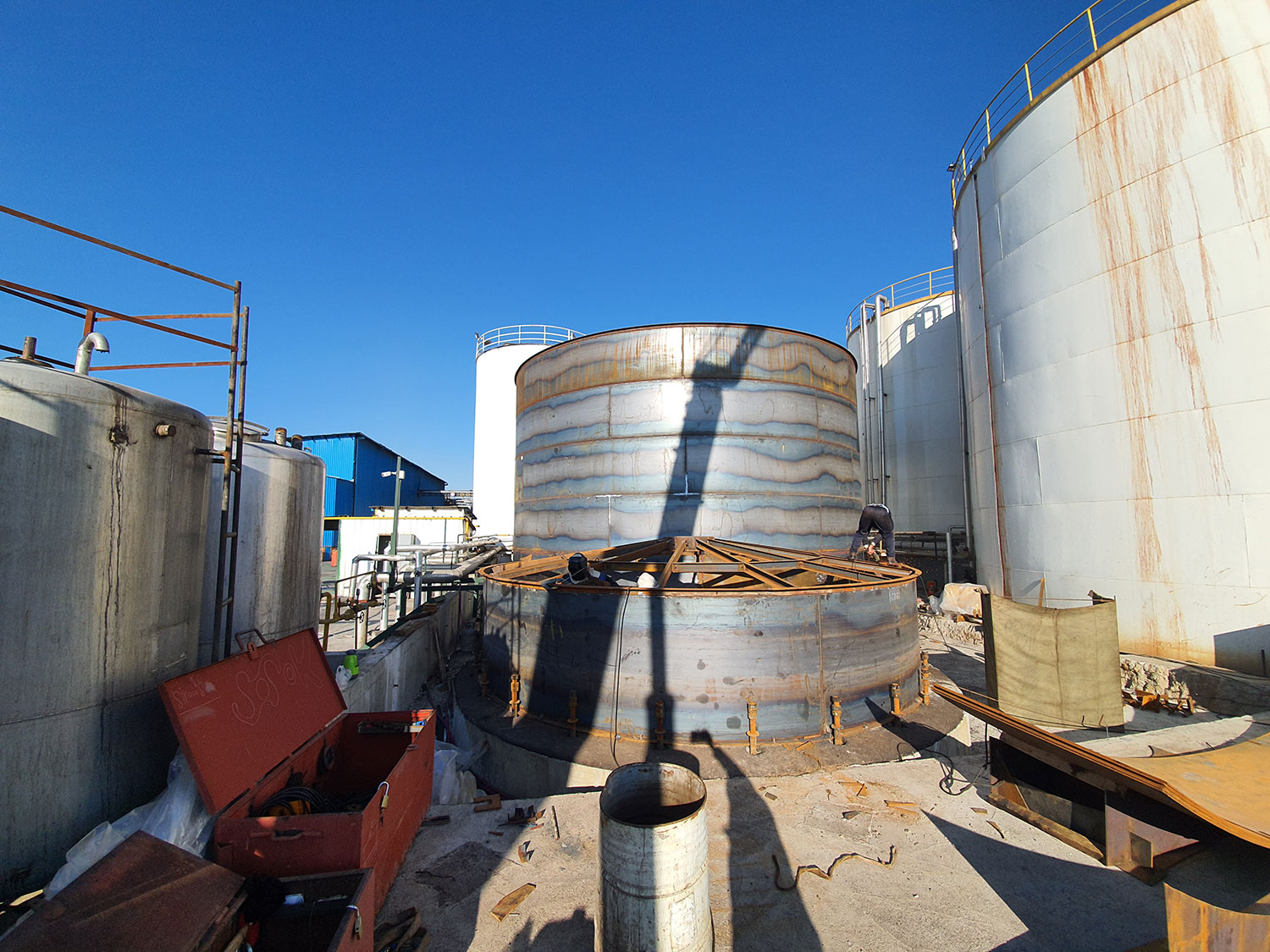 شرکت صنعت غذایی کورش طرح توسعه مخازن روغن خام gallery