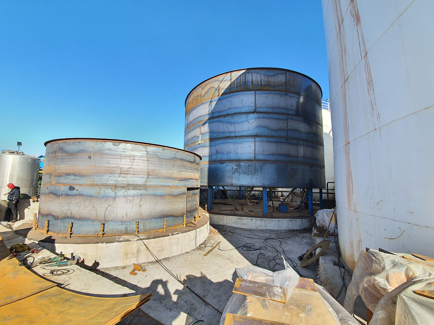 شرکت صنعت غذایی کورش طرح توسعه مخازن روغن خام gallery