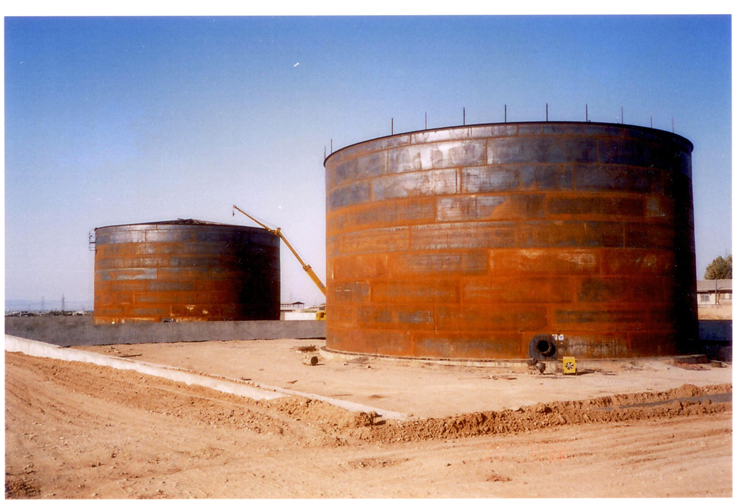 شرکت سیمان آبیک احداث دو دستگاه مخزن PC gallery