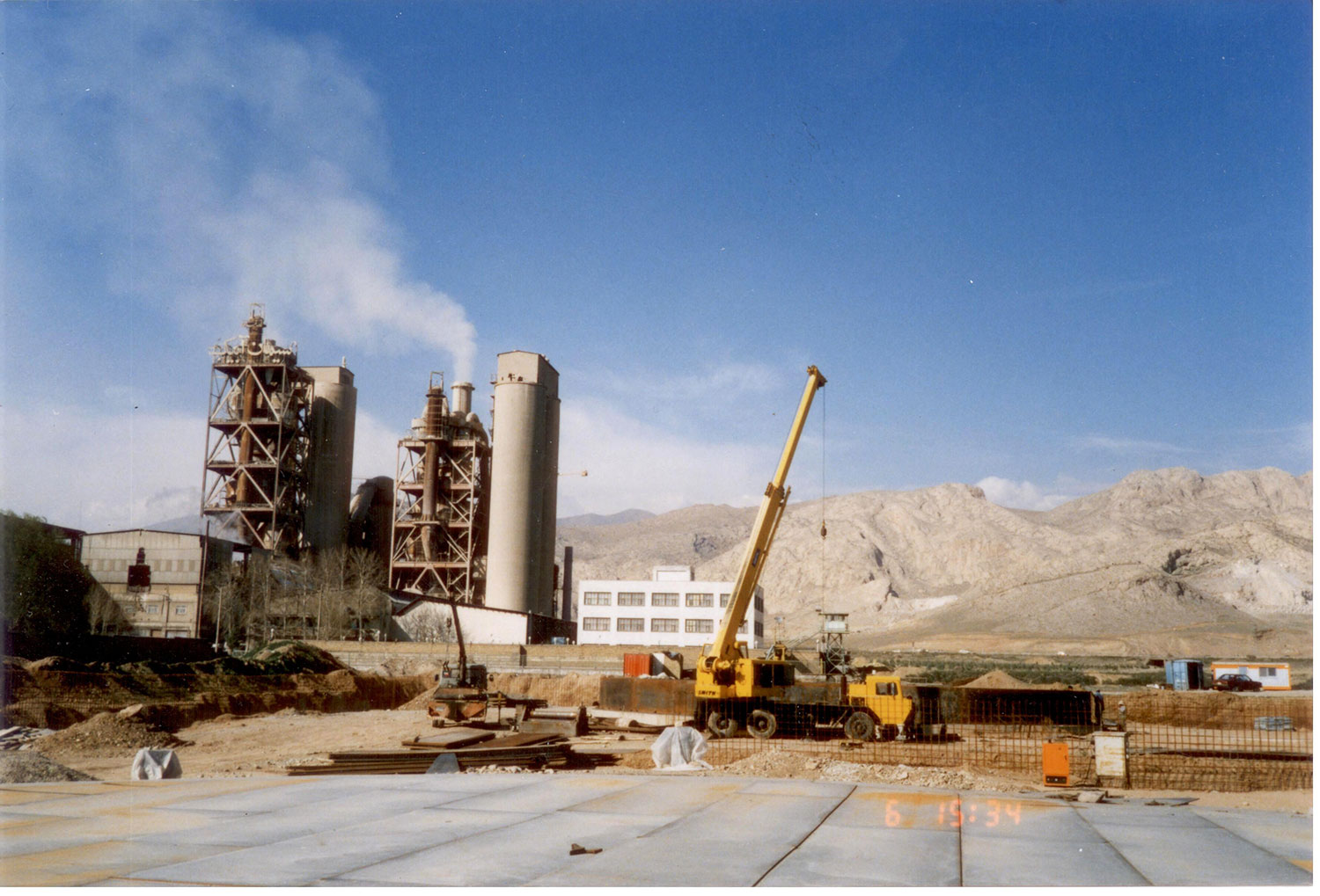 شرکت سیمان آبیک احداث دو دستگاه مخزن PC gallery