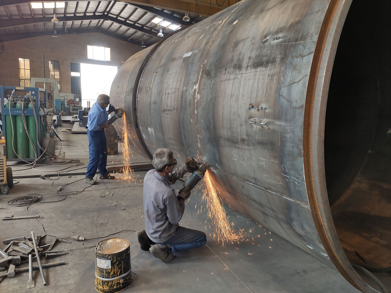 شرکت صنعت غذایی کورش طرح توسعه مخازن روغن خام gallery